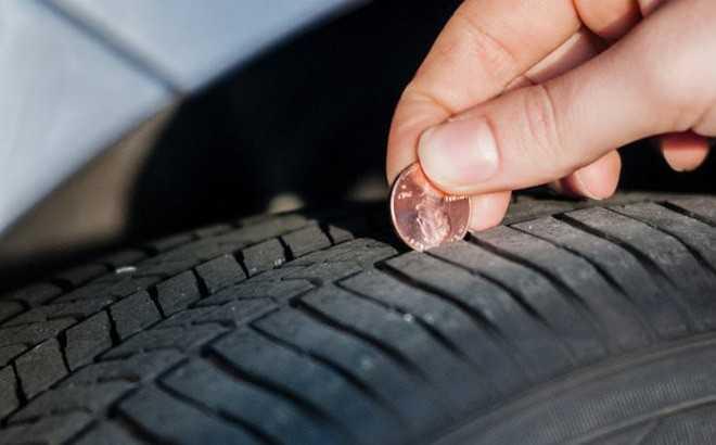 Kiểm tra độ sâu của rãnh lốp 