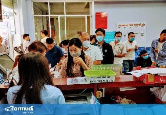 Người dân có thể làm thủ tục cấp đổi giấy phép lái xe trực tuyến từ năm 2021