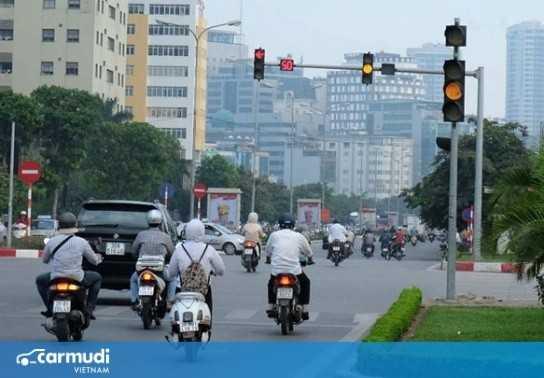 Lỗi vượt đèn vàng có được yêu cầu bằng chứng cụ thể?