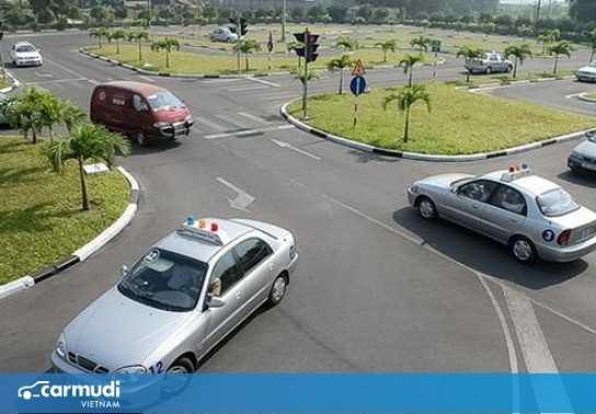 Một số kinh nghiệm giúp học thực hành lái xe ô tô bằng B2 hiệu quả