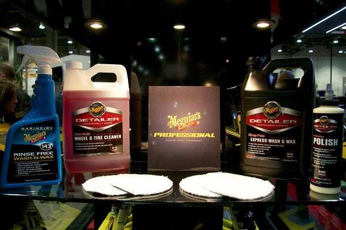 Đánh bóng xe hơi Meguiar's