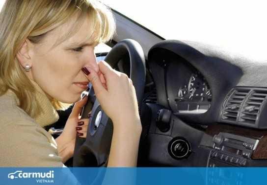 Vệ sinh dàn lạnh xe hơi để tránh xe bốc mùi