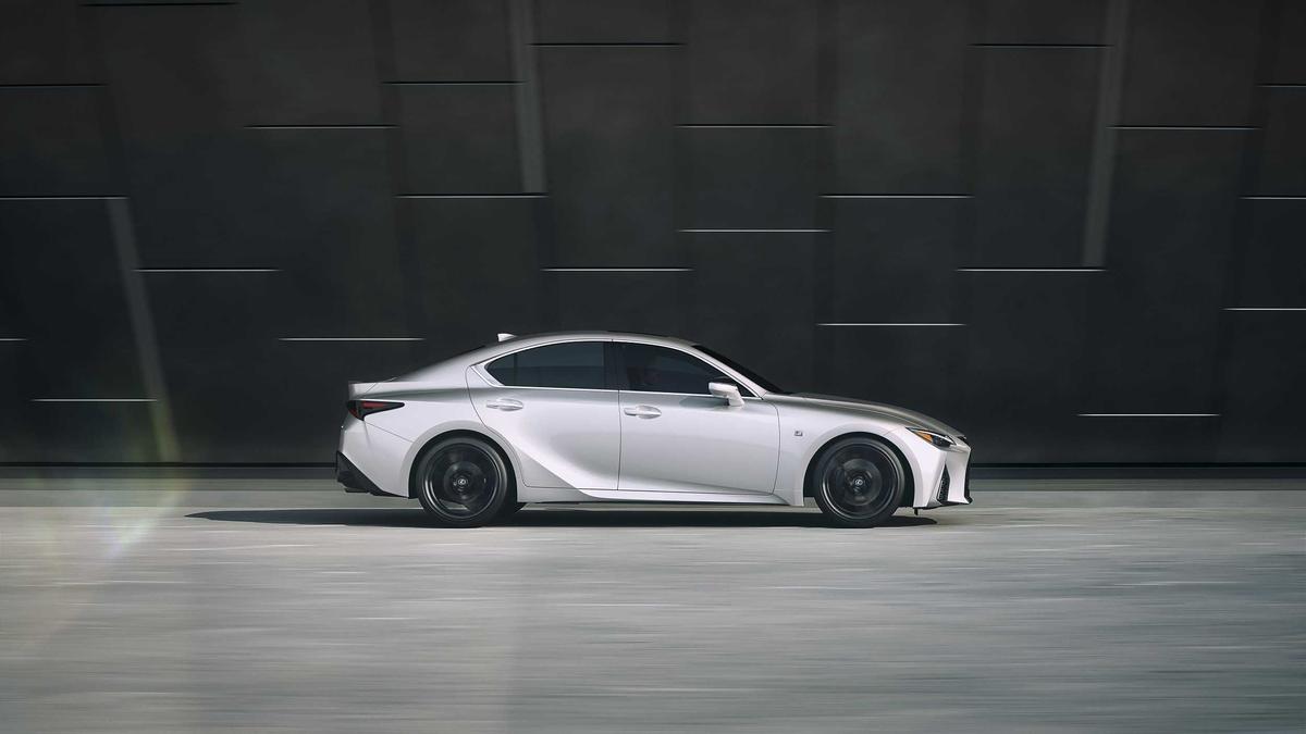 Lexus IS