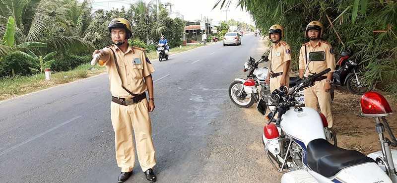 truong-hop-vuot-den-do-nhung-nguoi-vi-pham-khong-the-o-lai-lap-bien-ban