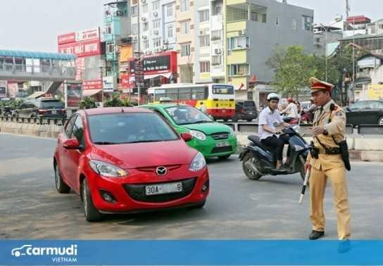 Mức phạt đối với lỗi sang đường không bật xi nhan