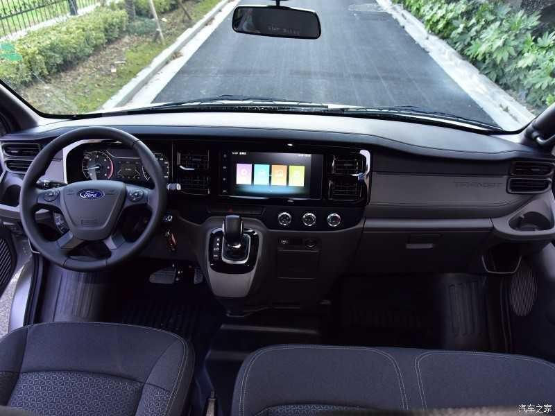 Nội thất Ford Transit Pro 2021