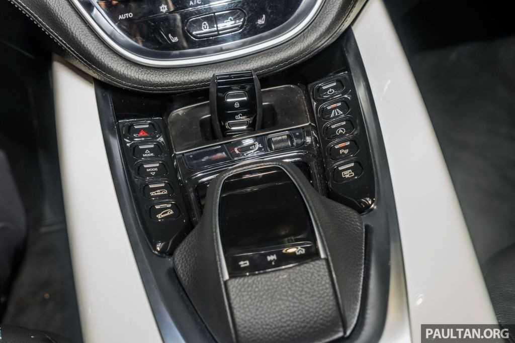 Nội thất Aston Martin DBX 