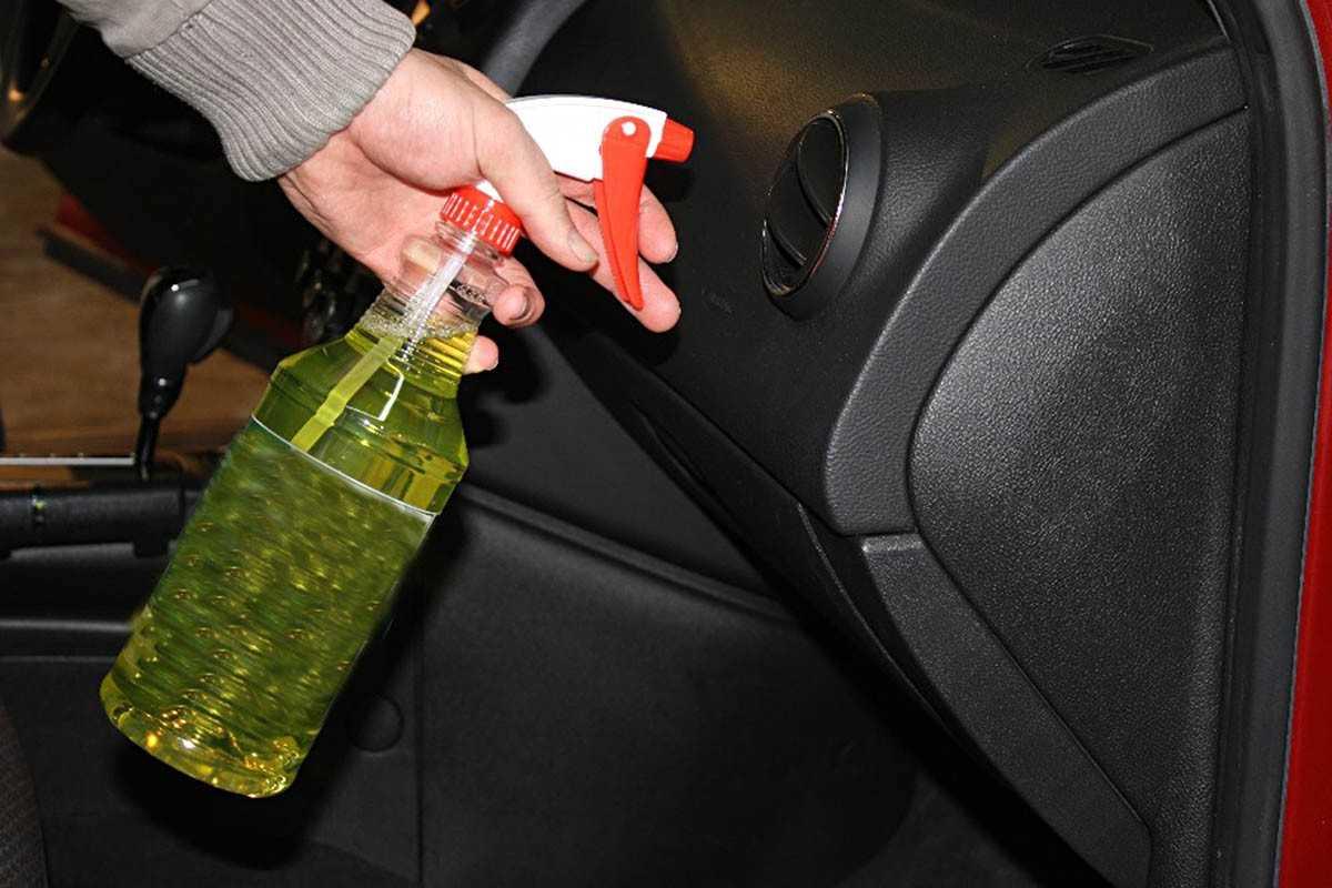 Khử mùi trên ô tô