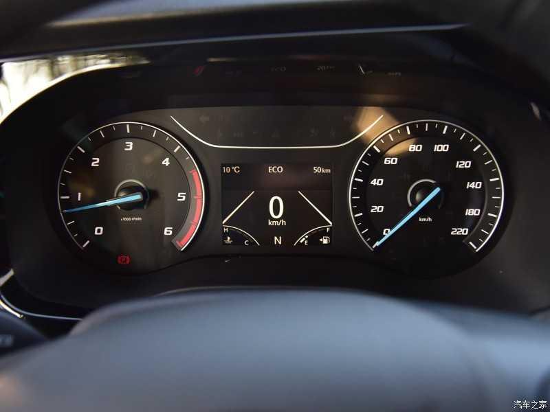 Nội thất Ford Transit Pro 2021