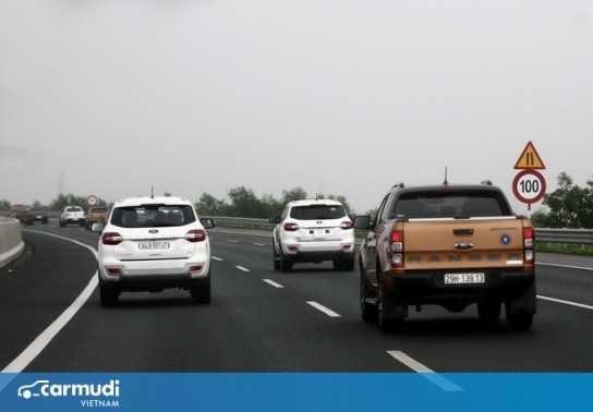 Xe bán tải loại nào được chạy vào làn của xe con?