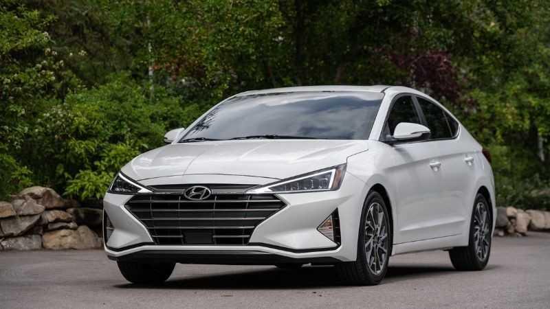 Ô tô kích thước 4 chỗ Hyundai Elantra