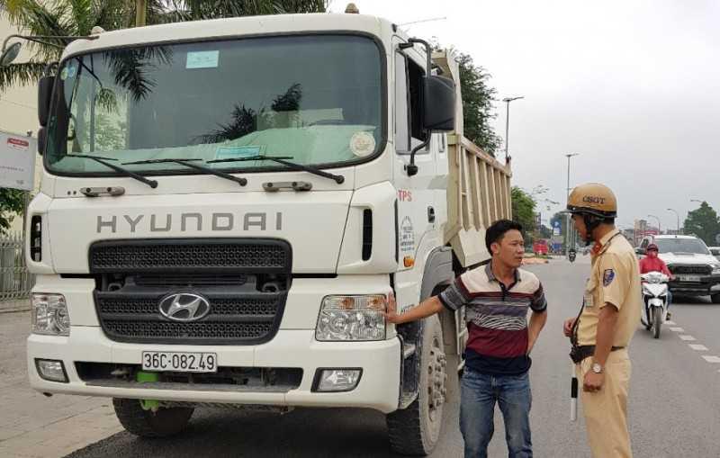 Mức xử phạt đối với việc không dán logo xe tải