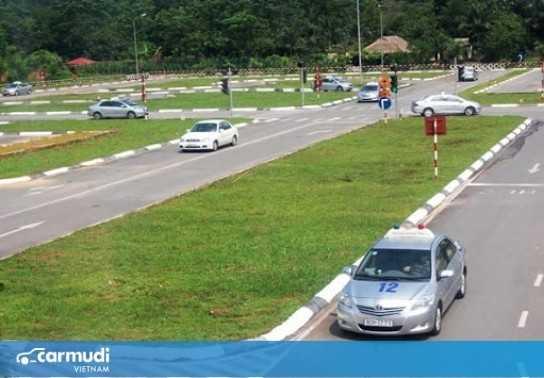 Có nên lựa chọn học bằng lái xe B1 số tự động?