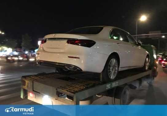 Cận cảnh chiếc Mercedes E-Class 2021 bất ngờ xuất hiện tại Việt Nam