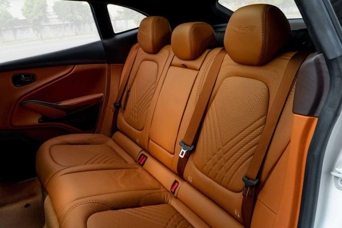 Nội thất Aston Martin DBX