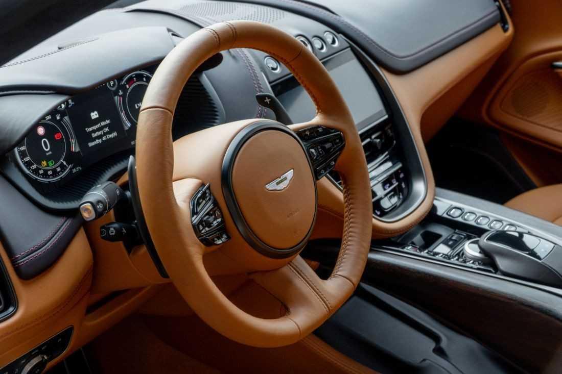 Nội thất Aston Martin DBX