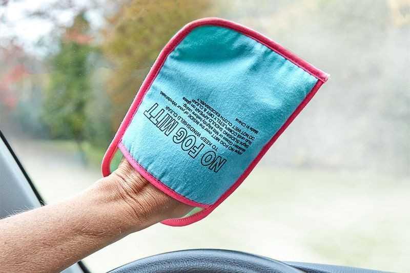 Mách bạn cách xử lý kính và gương xe bị mờ khi lái xe dưới trời mưa