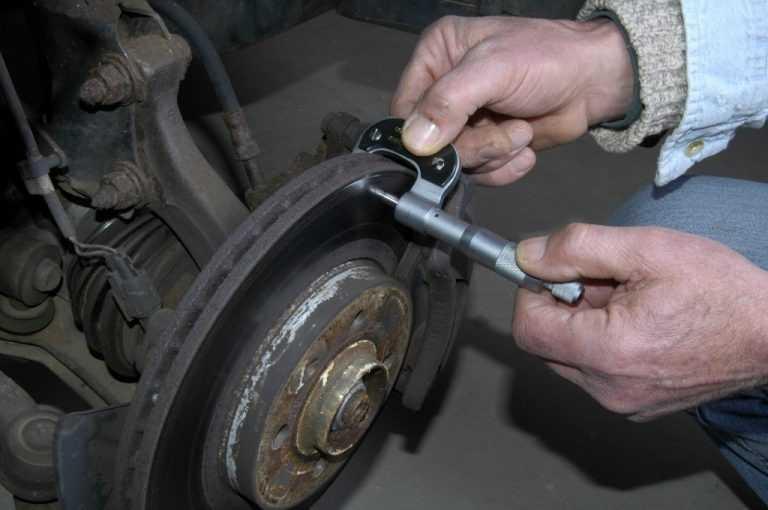 Đĩa phanh bị biến dạng