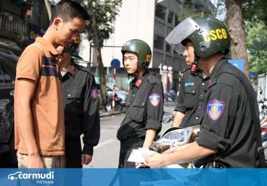 Quyền hạn của cảnh sát cơ động trong việc xử phạt vi phạm hành chính về giao thông đường bộ