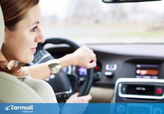 Kỹ năng đánh lái khi vào cua cho lái mới