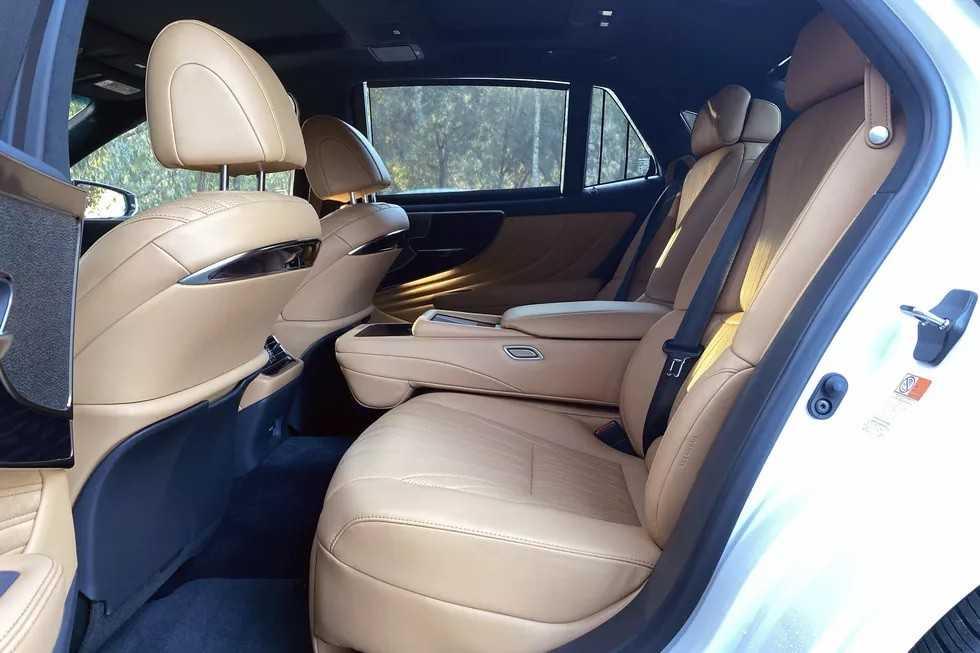 Nội thất Lexus LS 2021