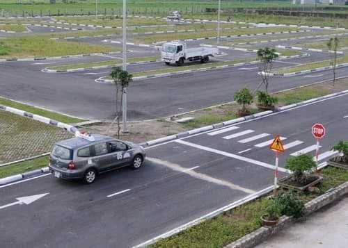 Có hay không việc thi bằng lái xe cấp tốc, thi trong vòng 1 tháng?