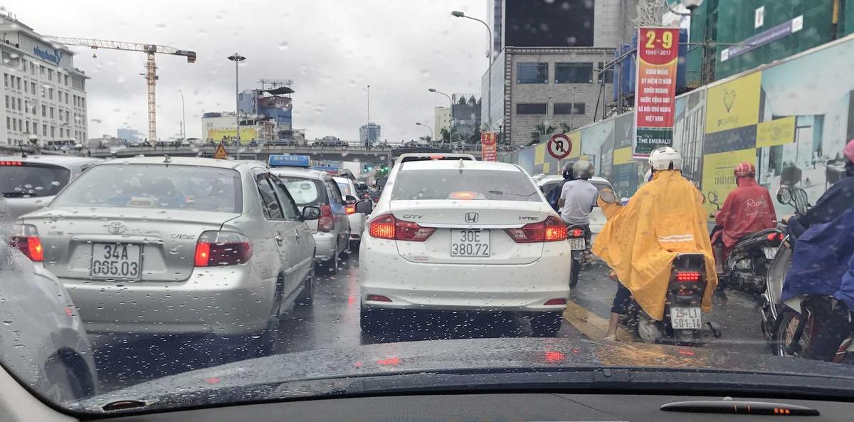 Một số kinh nghiệm lái xe trong đô thị cho người mới biết lái