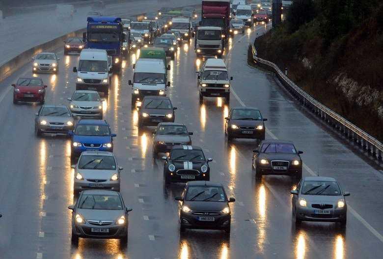 Một số kinh nghiệm lái xe trong đô thị cho người mới biết lái