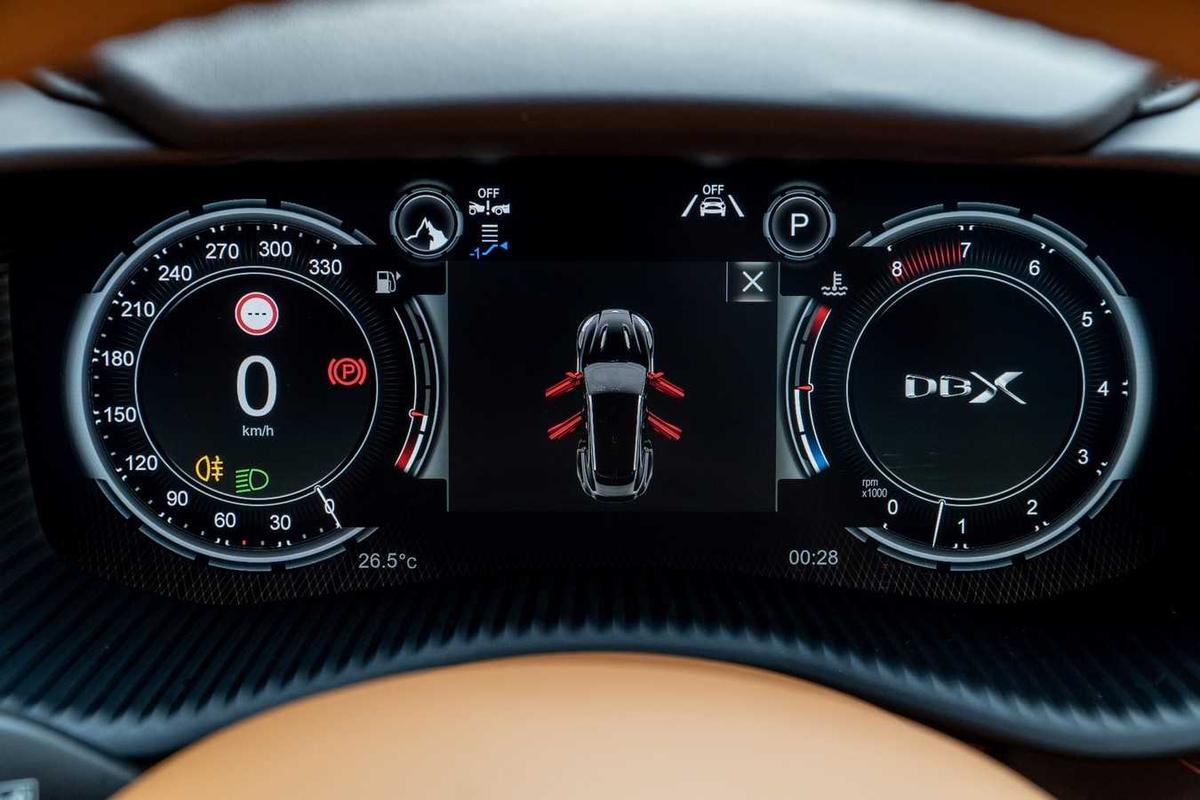 Nội thất Aston Martin DBX
