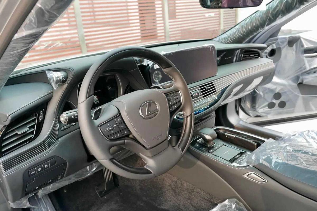 Nội thất Lexus LS 2021