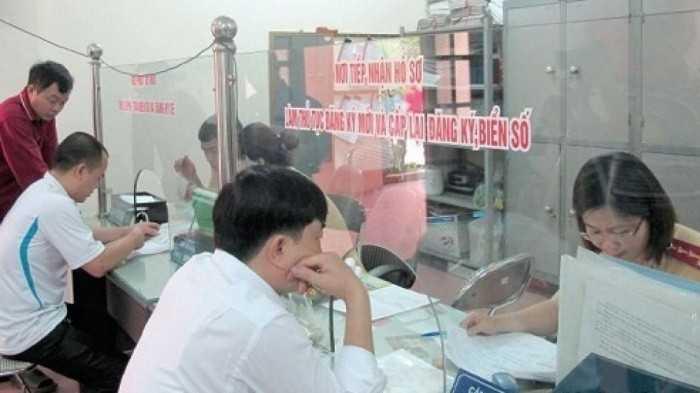 Người dùng cần nộp những loại phí nào khi mua, bán ô tô cũ?