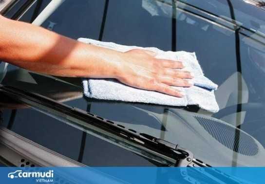 Mẹo bảo dưỡng kính chắn gió hiệu quả