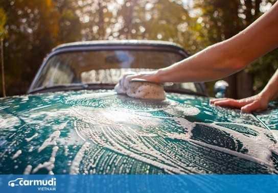 5 thói quen sai lầm khi vệ sinh ô tô tại nhà