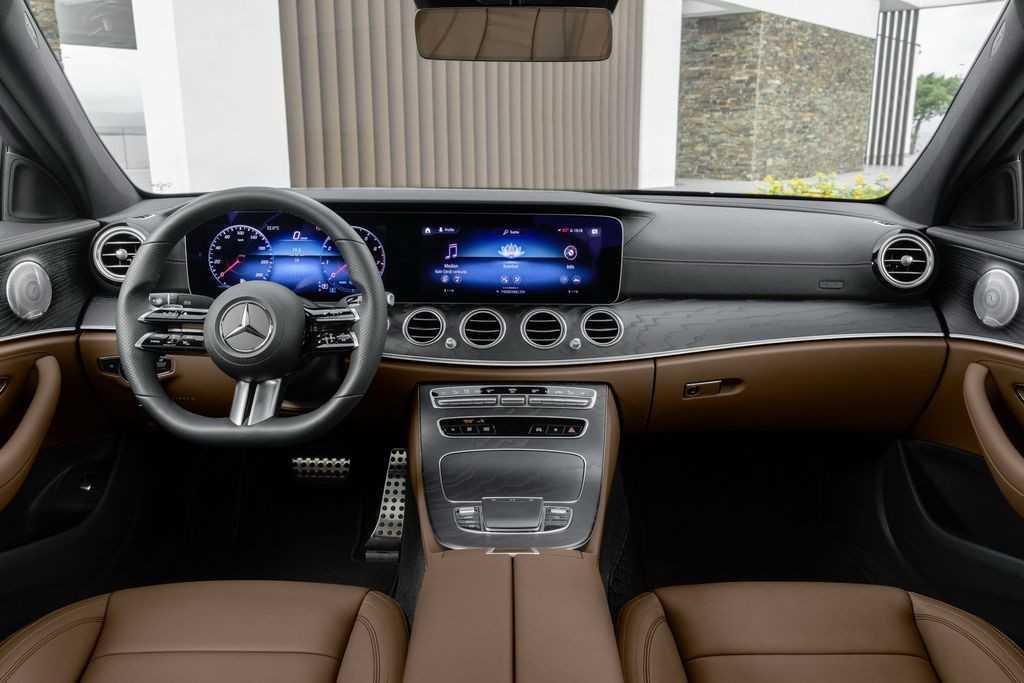Mercedes-Benz E-Class 2021