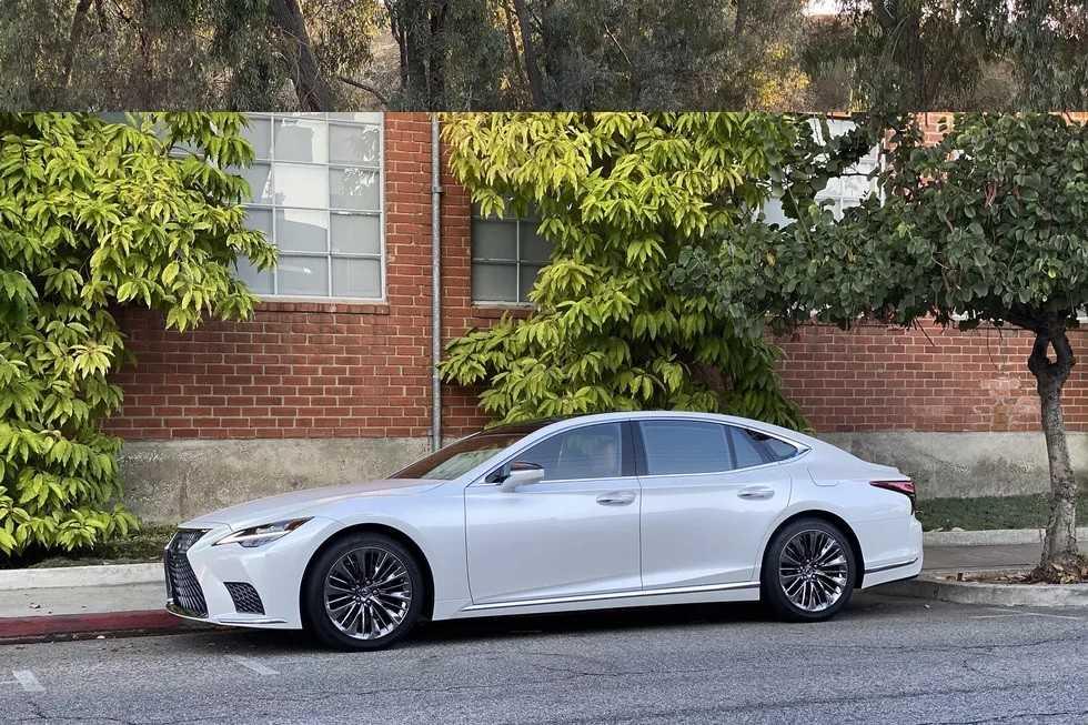 Nội thất Lexus LS 2021