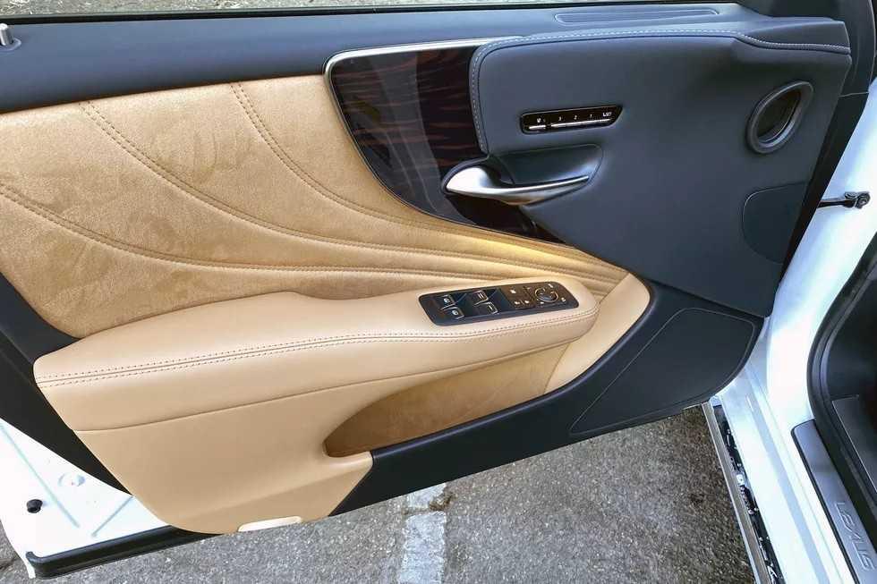 Nội thất Lexus LS 2021