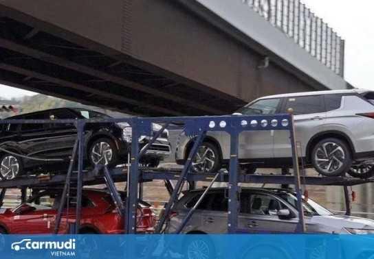 Một số hình ảnh rò rỉ của Mitsubishi Outlander thế hệ mới đang trên đường được đưa đến đại lý