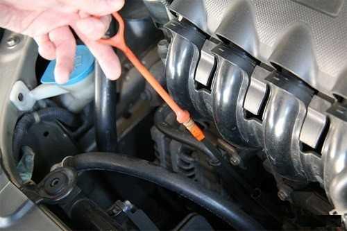 Kiểm tra dầu động cơ