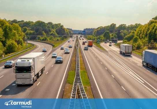 Làm sao bảo đảm an toàn khi lái xe về quê ăn Tết?