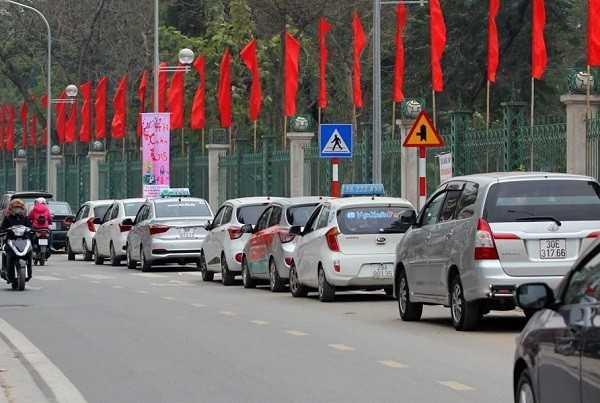 Đỗ xe trên đường phố