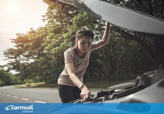 Lái xe số sàn như thế nào để không chết máy giữa đường?