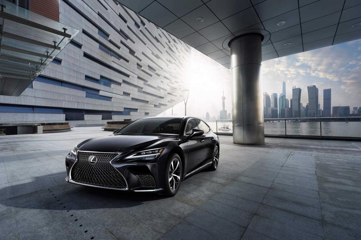 Lexus LS 2021