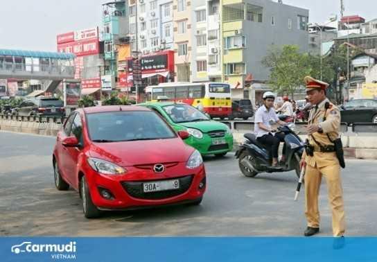 Mức xử phạt đối với lỗi không bật xi nhan trong các trường hợp bắt buộc