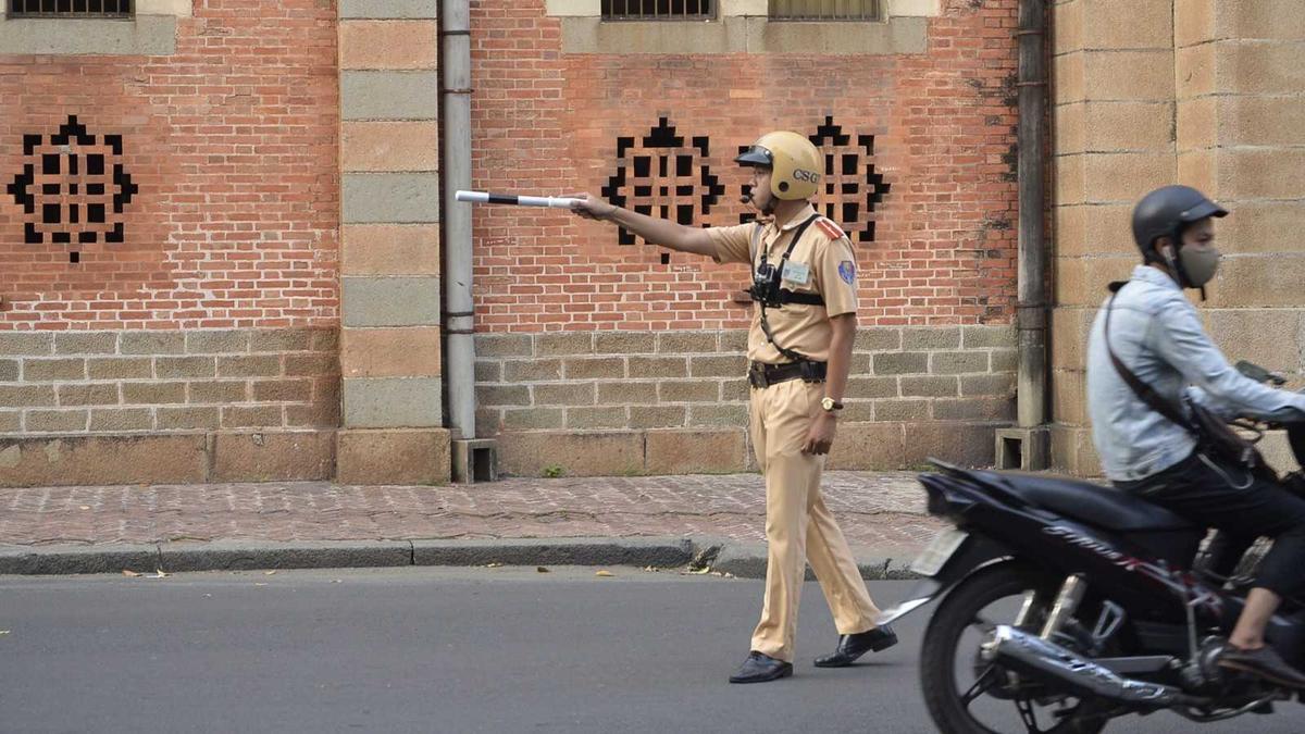 canh-sat-giao-thong-co-nhung-nhiem-vu-va-quyen-han-gi