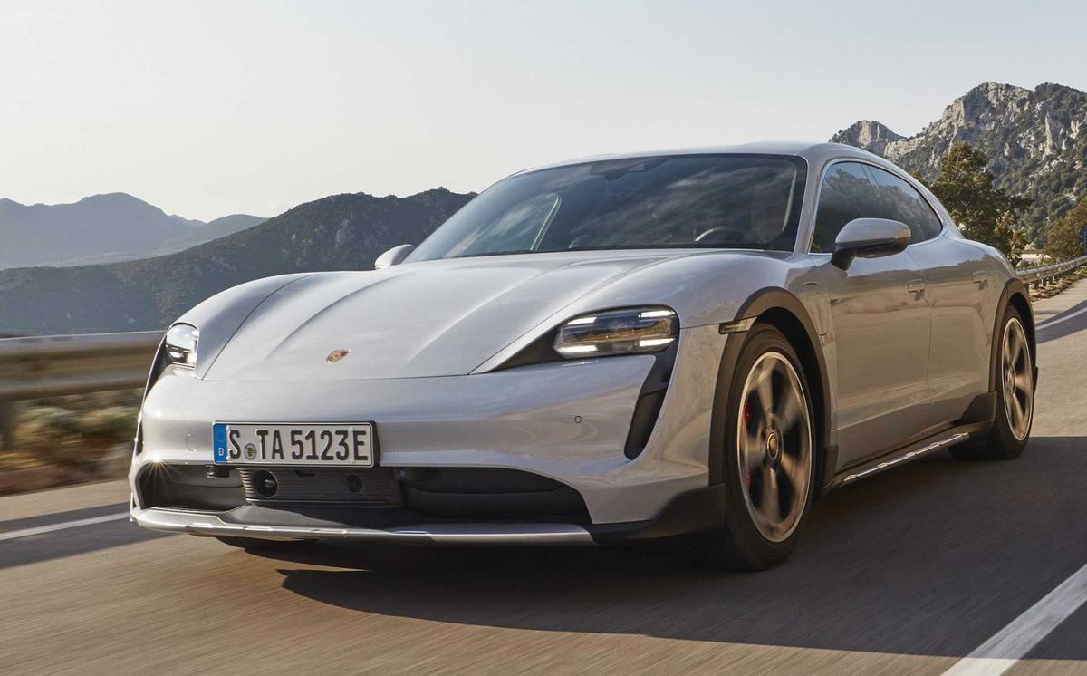 Porsche Taycan Cross Turismo 