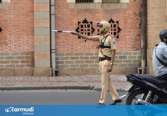 Cảnh sát giao thông có những nhiệm vụ và quyền hạn gì?