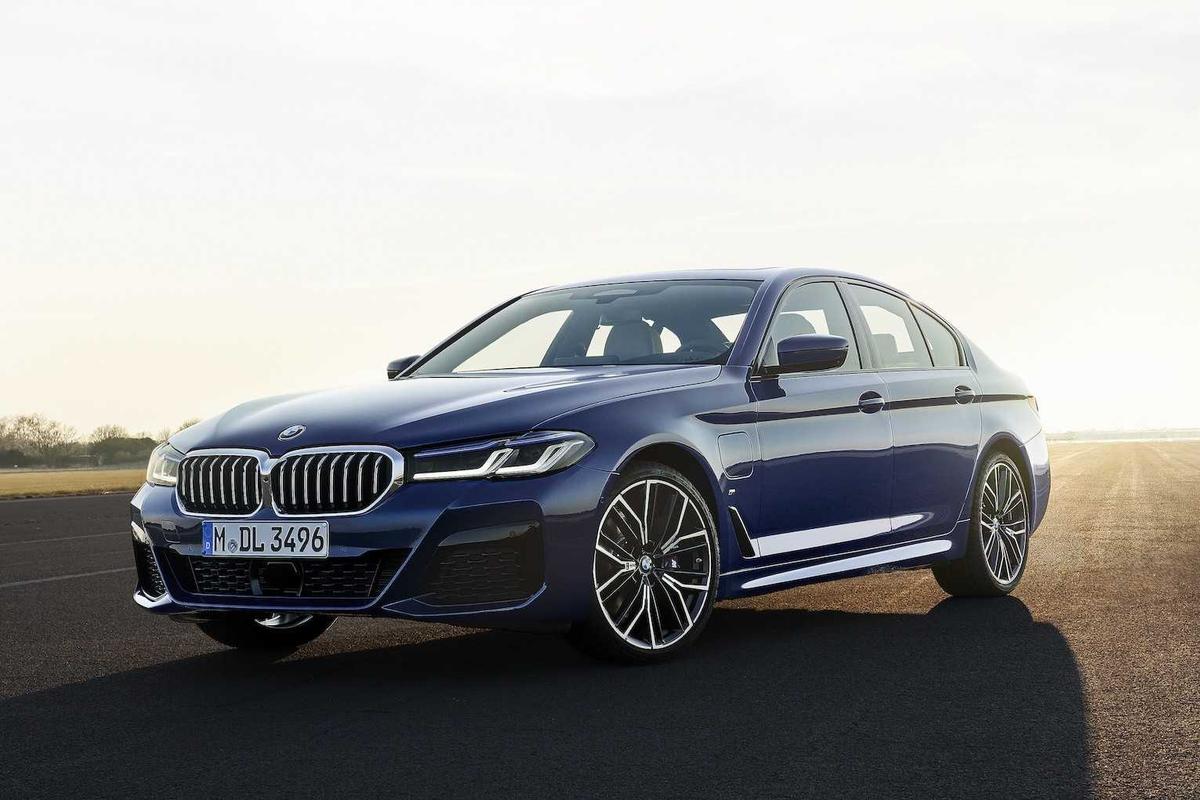 BMW 5-Series 2021 