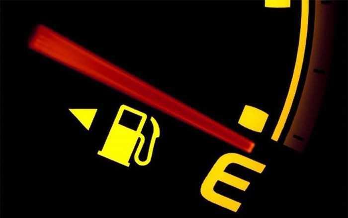 xe-co-the-di-them-bao-xa-khi-kim-xang-da-cham-vach-do