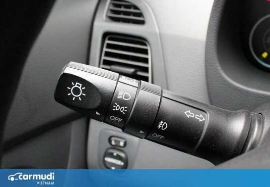 Người mới lái cần nắm vững những cách sử dụng hệ thống đèn trên ô tô sau đây