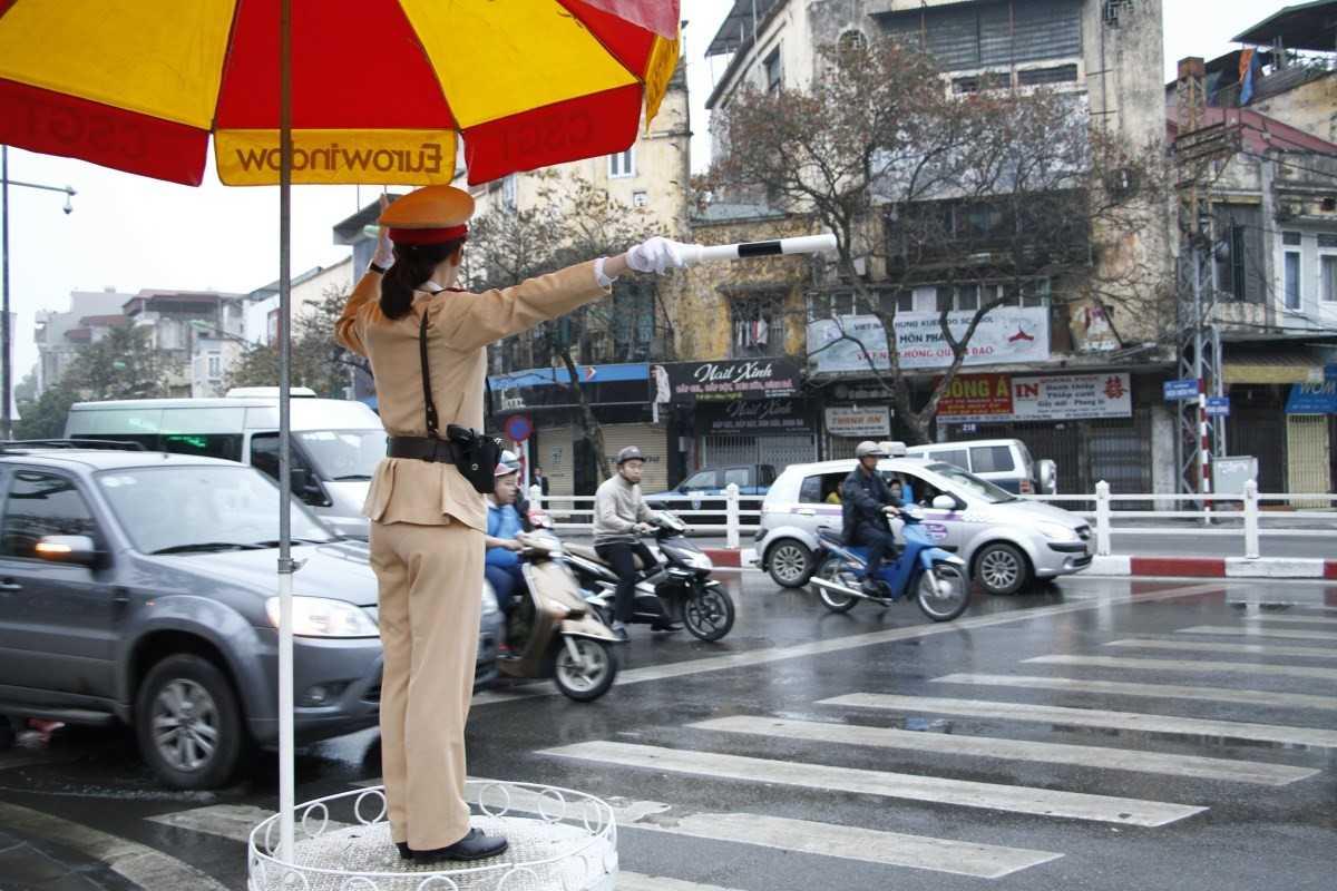 nguoi-khong-chap-hanh-hieu-lenh-cua-canh-sat-giao-thong-se-bi-phat-nhu-the-nao